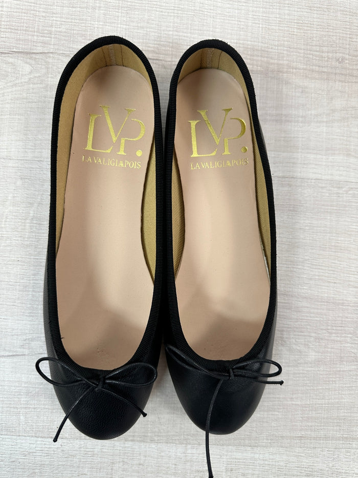 Ballerine in nappa, con laccetto fiocchetto. Artigianali e  Made in Italy. Numeri Disponibili dal 36 al 42. Calzata Regolare