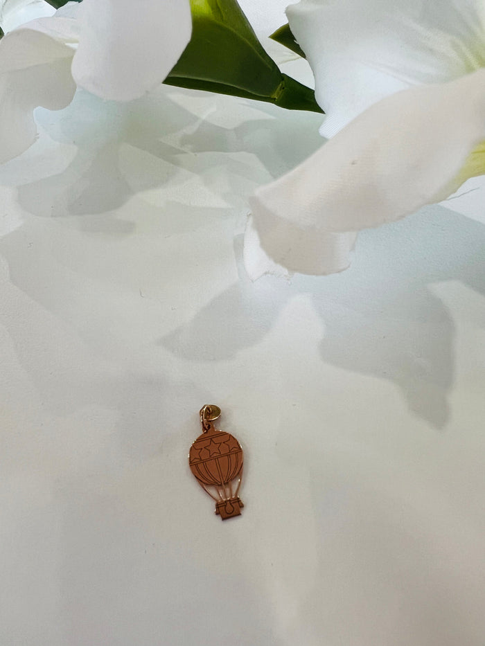 Ciondolo a forma di mongolfiera  in Argento 925 bagnato nell'oro rosa.