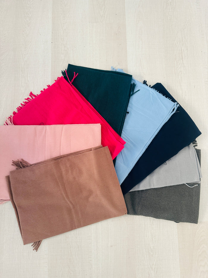 Sciarpa con frange. Unisex, non pizzica.