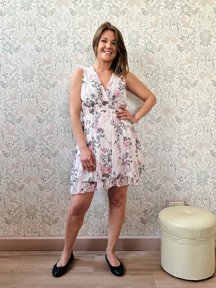 Abito Rose: Abito a fantasia floreale con scollo a V ed elastico in vita