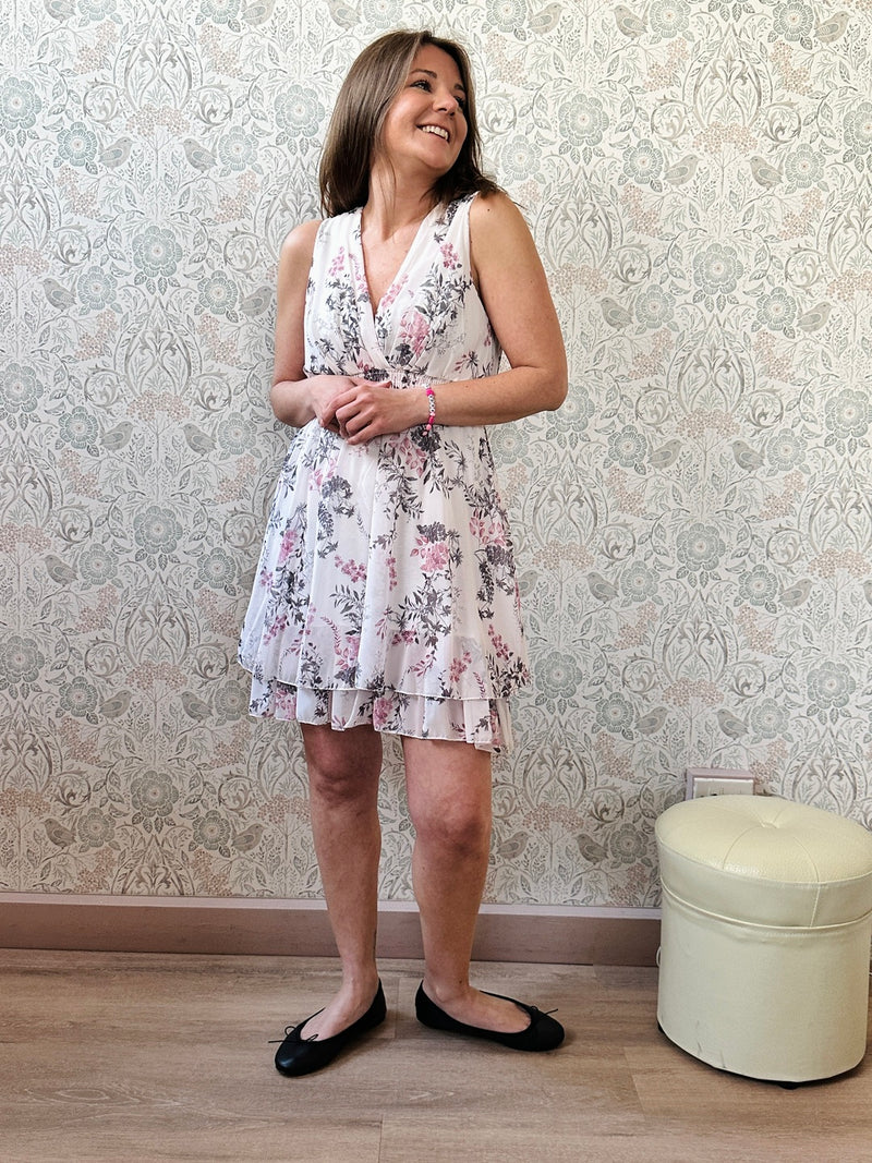 Abito Rose: Abito a fantasia floreale con scollo a V ed elastico in vita