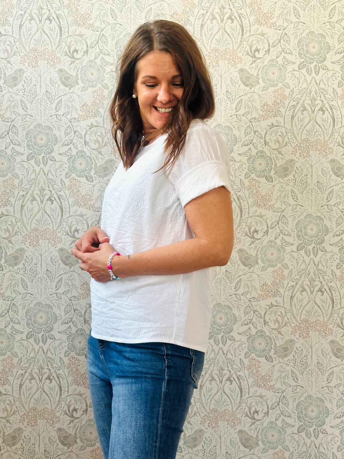 Blusa Caterina Bianca trama a righe - Scollo tondo e Taglio leggermente svasato - Bottoni retro - Abbigliamento Moda Donna Made in Italy