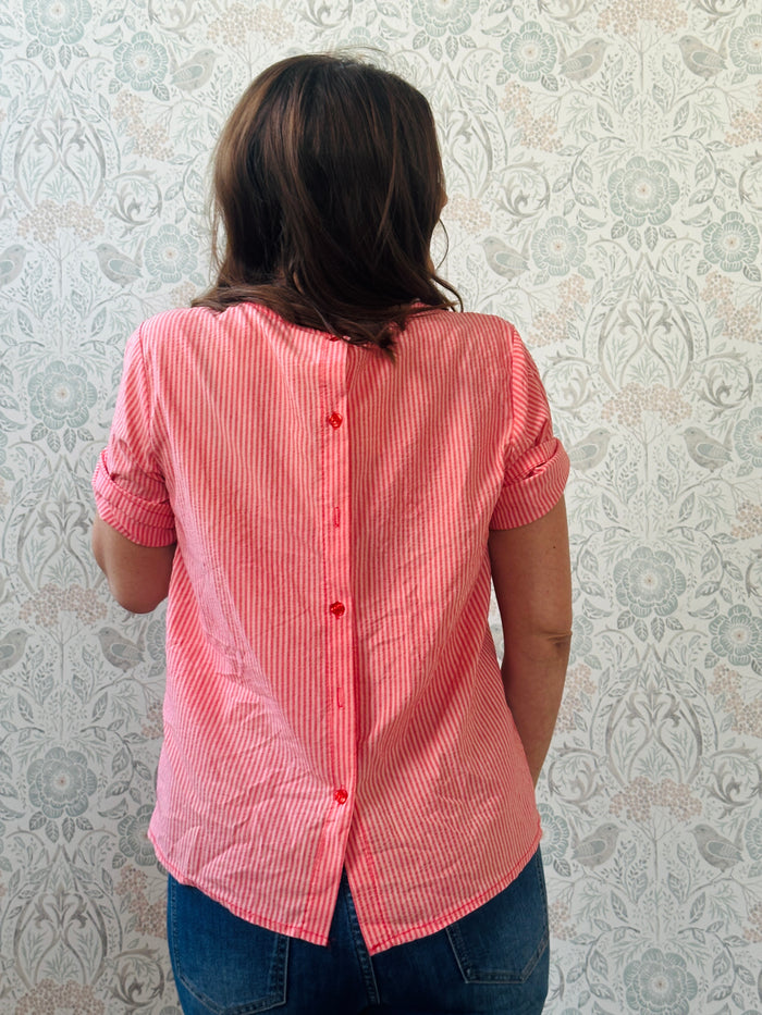 Blusa Caterina Rosa trama a righe - Scollo tondo e Taglio leggermente svasato - Bottoni retro  Abbigliamento Moda Donna Made in Italy