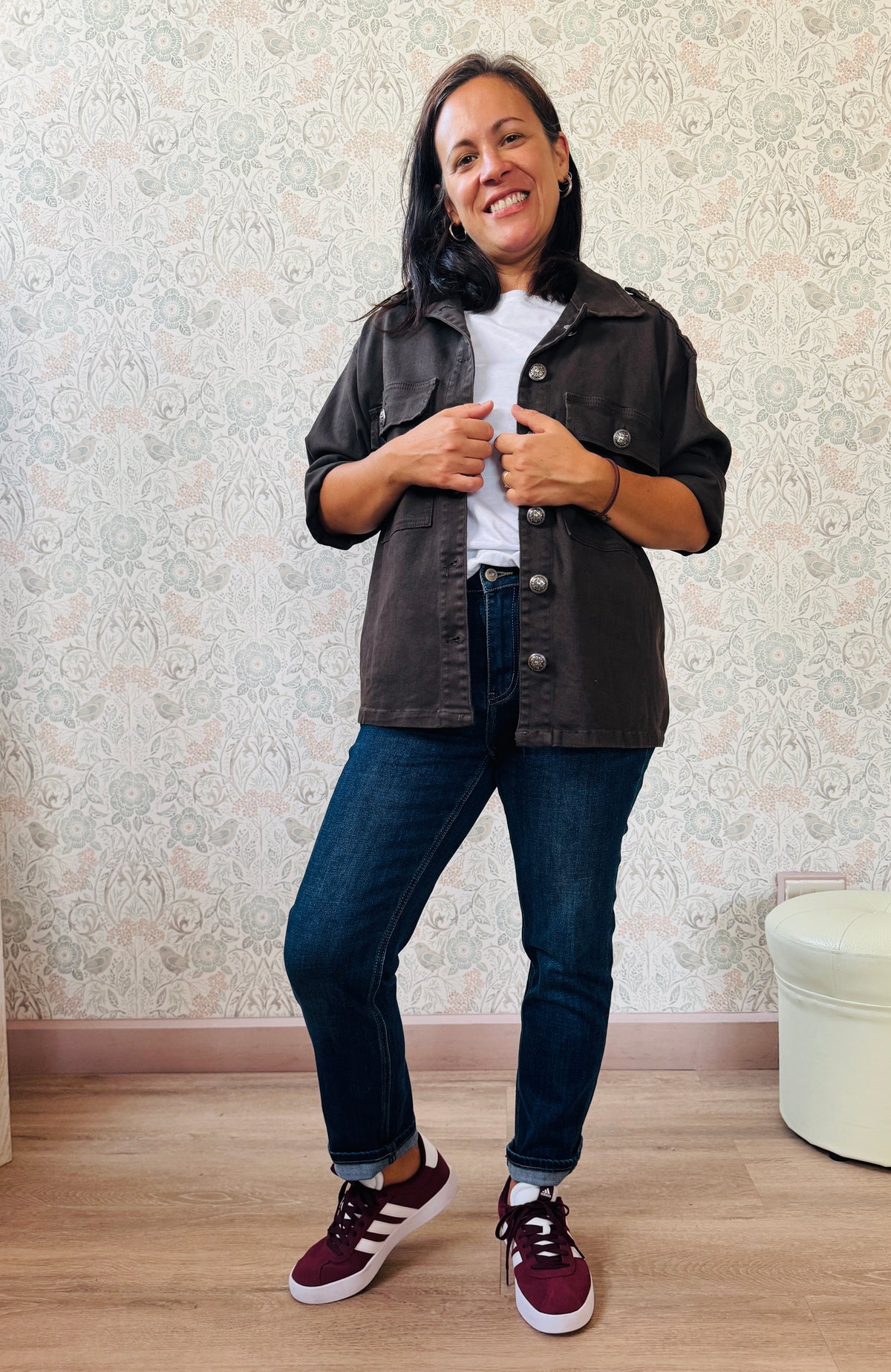 Giacca da donna, marrone scuro, taglio regolare, colletto e tasche sul davanti. Vestibilità morbida. Outfit Must-Haves Made in Italy. Dalla taglia alla S40 alla L44  