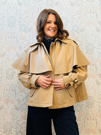 trench corto mantella 