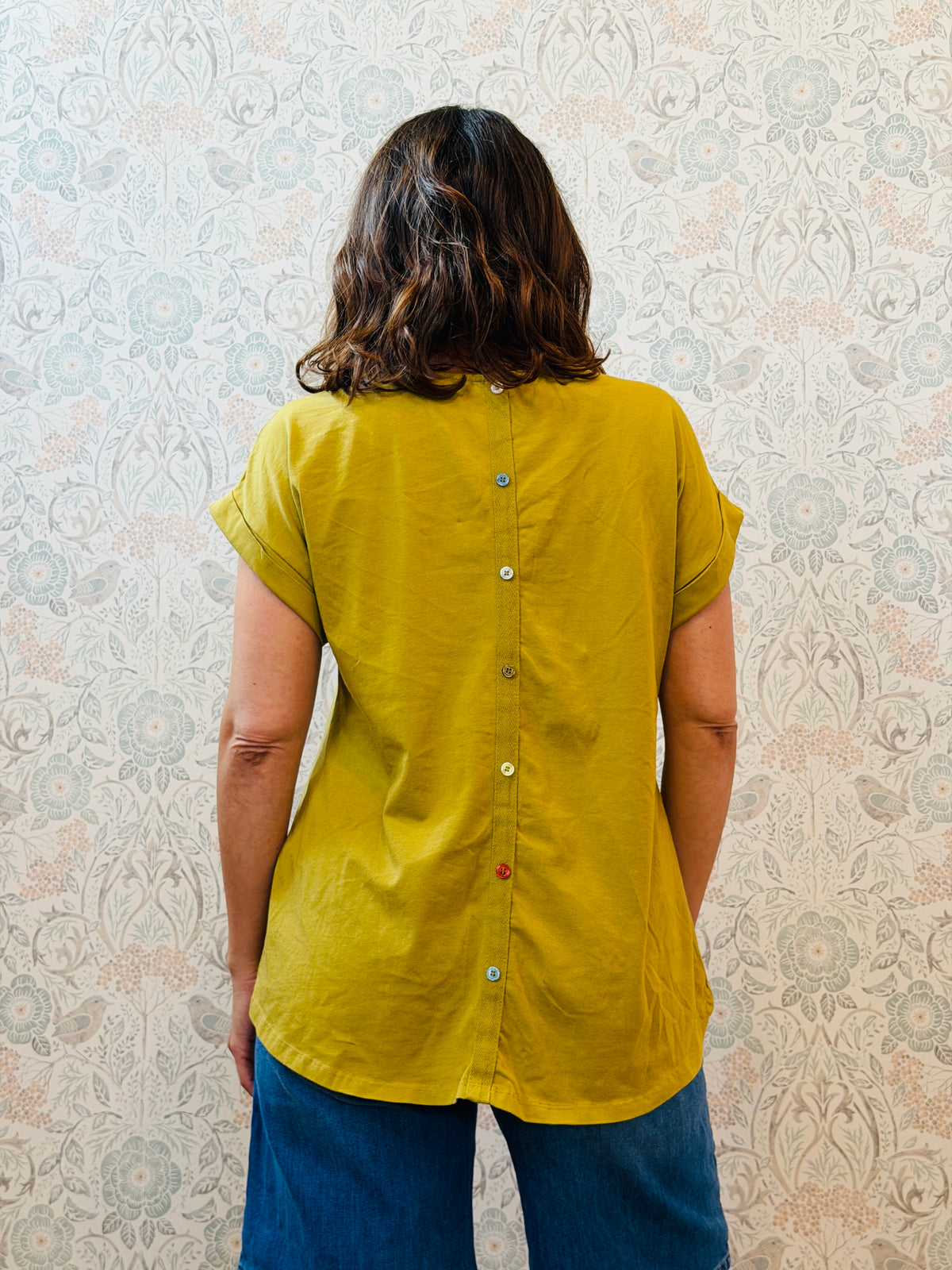 T-shirt bottoncini