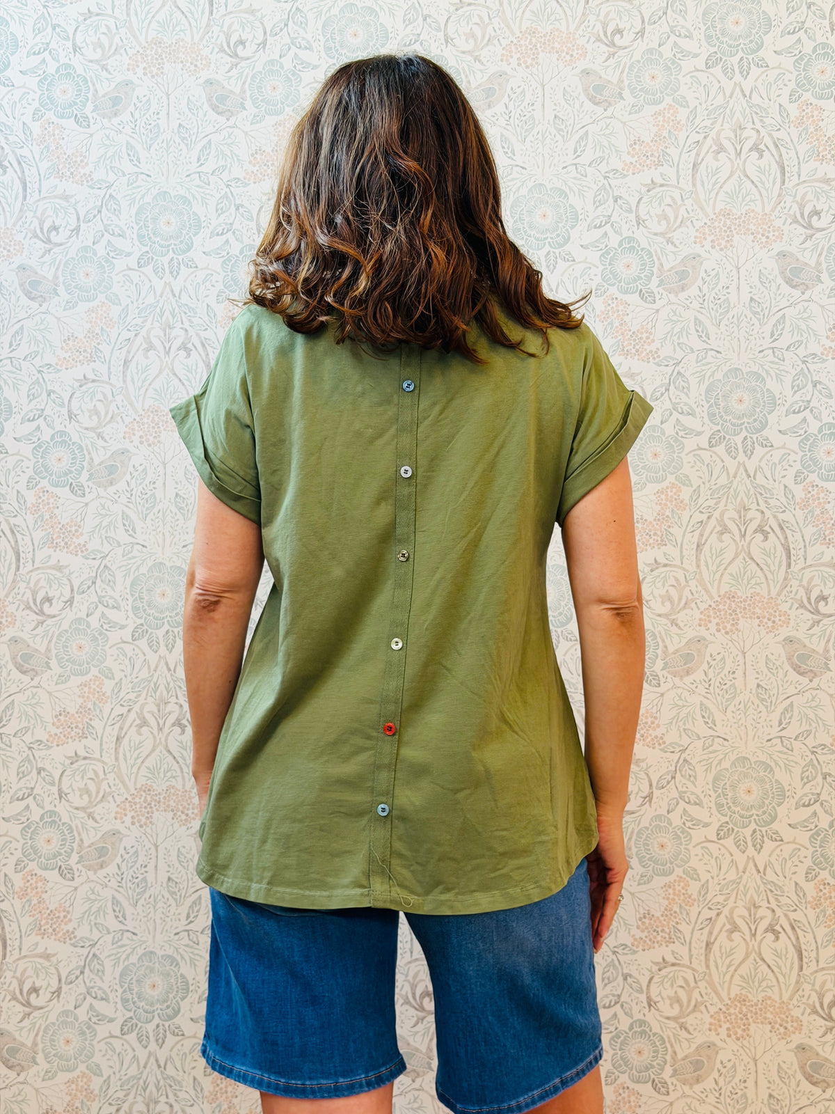T-shirt bottoncini