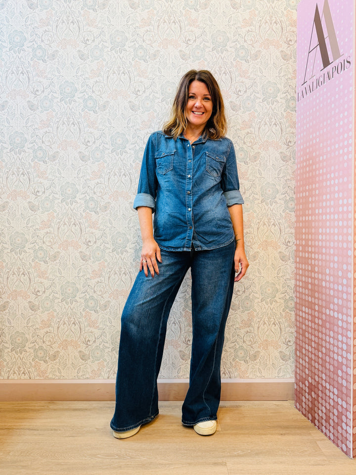 camicia blu jeans