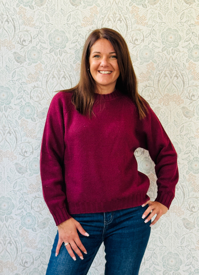 Maglione misto lana, a trama grossa con scollo all'americana e taglio regolare. Taglia unica consigliata fino alla 44/46. Outfit Must-Haves Made in Italy 