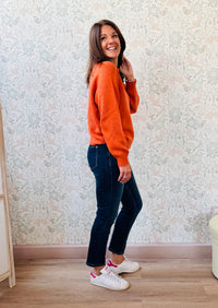 Maglione misto lana, a trama grossa con scollo all'americana e taglio regolare. Taglia unica consigliata fino alla 44/46. Outfit Must-Haves Made in Italy 