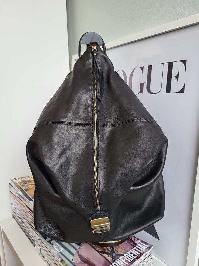 Zaino Triangolo Vera Pelle  Nero - Accessori Unisex Made in Italy 
