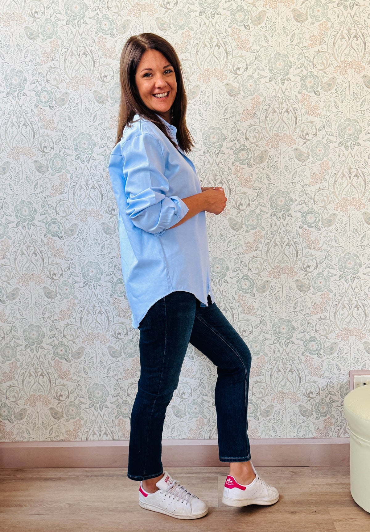 Camicia a manica lunga con colletto e dettaglio cuore ricamato. Taglio regolare e vestibilità morbida. Outfit Must-Haves Made in Italy. TU fino alla 46/48   